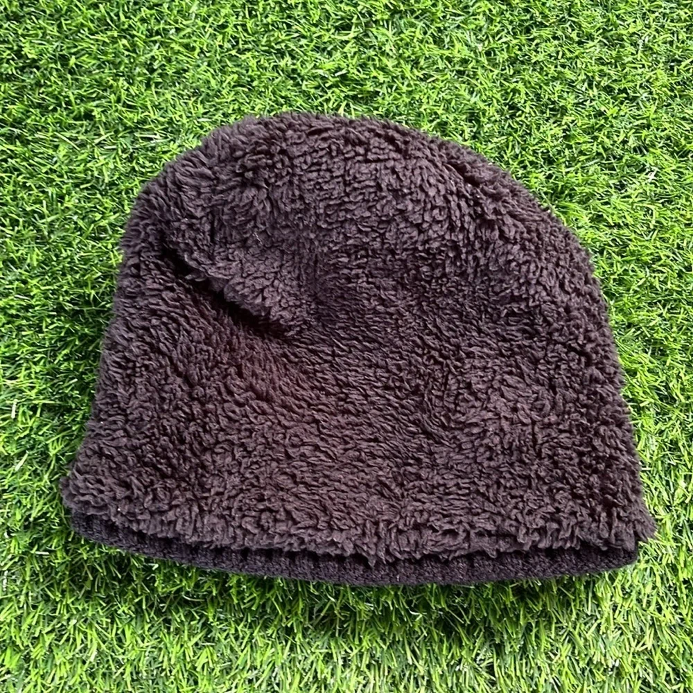 RAYLI Women’s Black Beanie Hat & Gloves